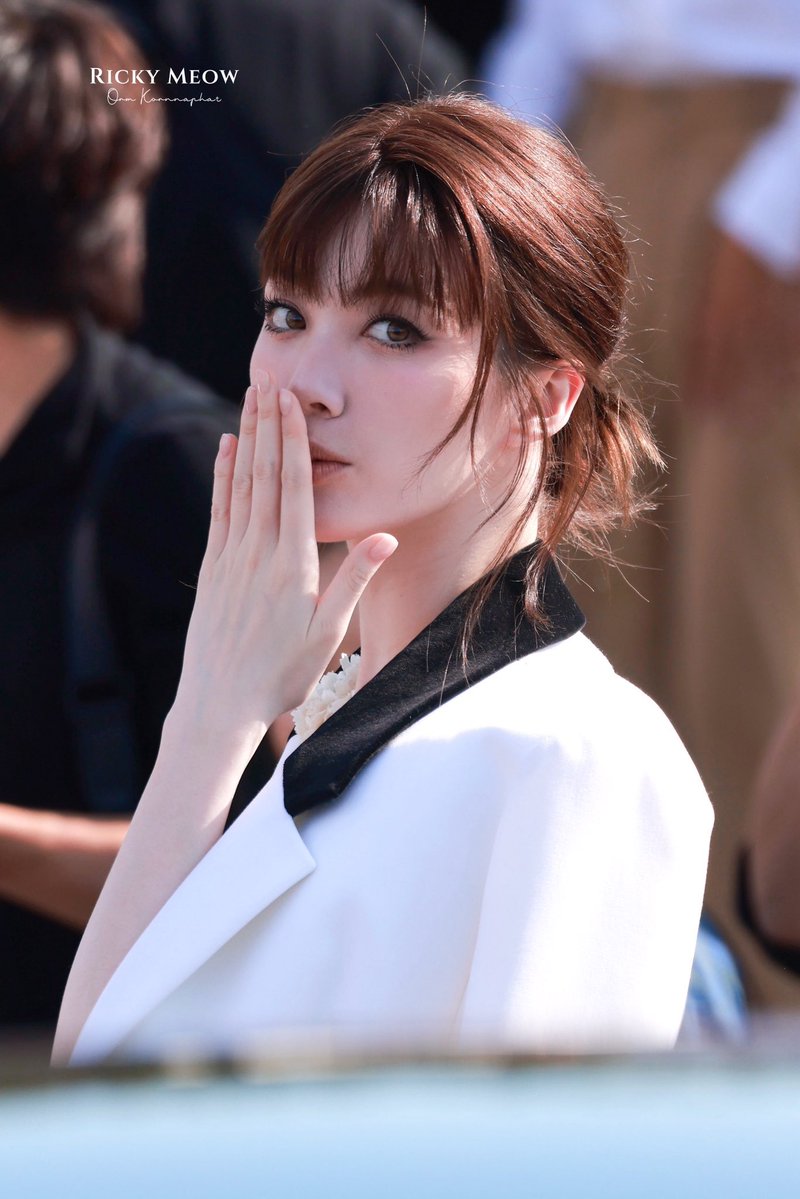 pourlesjolies's tweet photo. ORM KORNNAPHAT AT THE DIOR FASHION SHOW https://t.co/EU0q4LcHZY