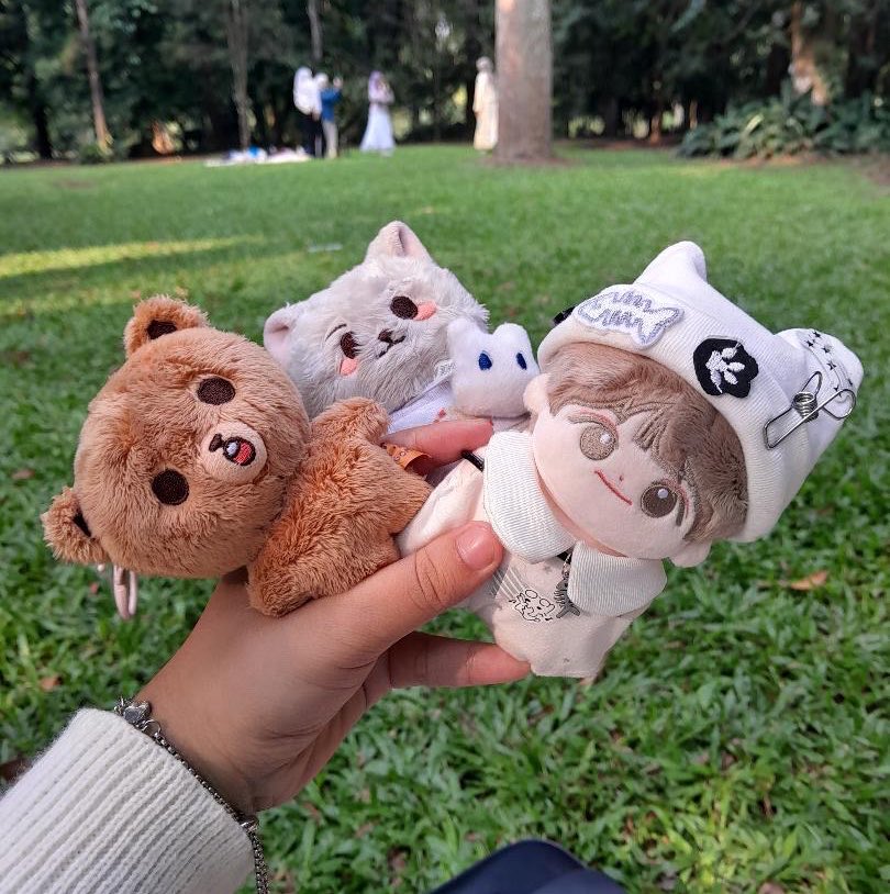 withIovecha's tweet photo. happy hyuckren day and thankyou hyuckren for filling my life. 🥺🫶🏻

omg this post was super late post huhu

and thank you for @kkyiinn my sobat 24/7 yapping omg gak pernah cukup dan gak pernah puas kalo udh yapping bareng huhuhu next harus main lagiyyy yhaaa kita luv luv 🥺🫶🏻✨ https://t.co/d4ppvfgDNu