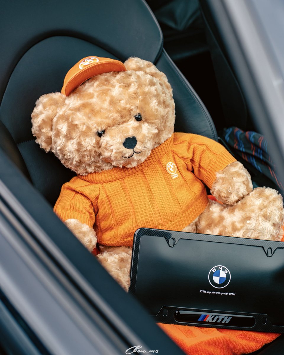 Pomme_Reine's tweet photo. Chonさんいつもお写真ありがとうございます🙇‍♂️

Agioに履き替えて初のお写真嬉しい。
Kith for BMW2026のグッズとの1枚も最高です😆 https://t.co/U8c1JcH06S