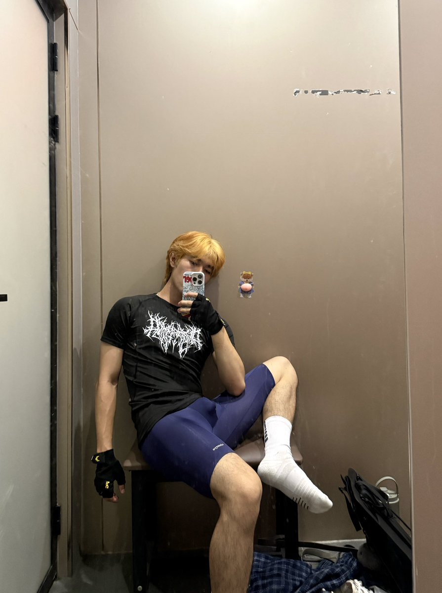 soo0506jun's tweet photo. 爱上高弹怎么办 https://t.co/Y7iAk9IK0x