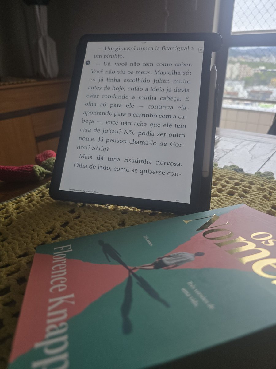 EnredoPixel's tweet photo. Eu amo o meu Kindle Scribe Colorsoft! ❤️

#Literatura #Livros #Livro #KindleScribe #KindleScribeColorsoft https://t.co/488wYSUDPc