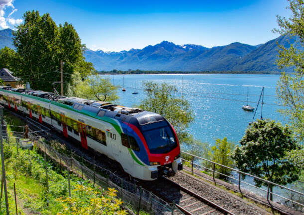 ConsLomb's tweet photo. Il @ConsLomb rinnova l'intesa @RegLombardia  e Repubblica e @CantoneTicino della Cofederazione #Svizzera. 
Potenzierà i collegamenti ferroviari e su gomma tra i due territori e diffonderà forme di #mobilità sostenibile.

Leggi #LombardiaQuotidiano
https://t.co/mJamX1BuKk https://t.co/n3EiWA42Ux