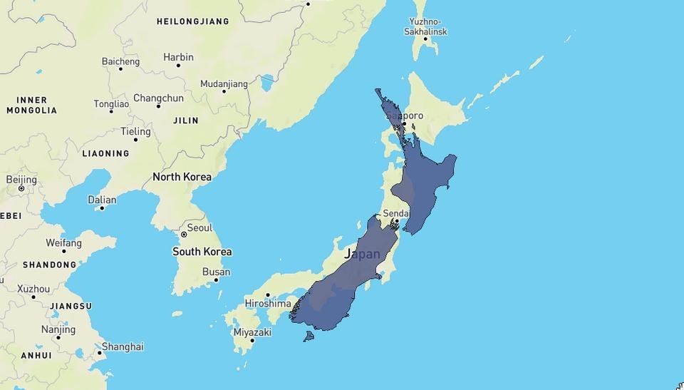 simongerman600's tweet photo. New Zealand superimposed on Japan. 4.9 million people vs 126 million. Source: https://t.co/oGTs6M2V6H https://t.co/La0BARuVc2