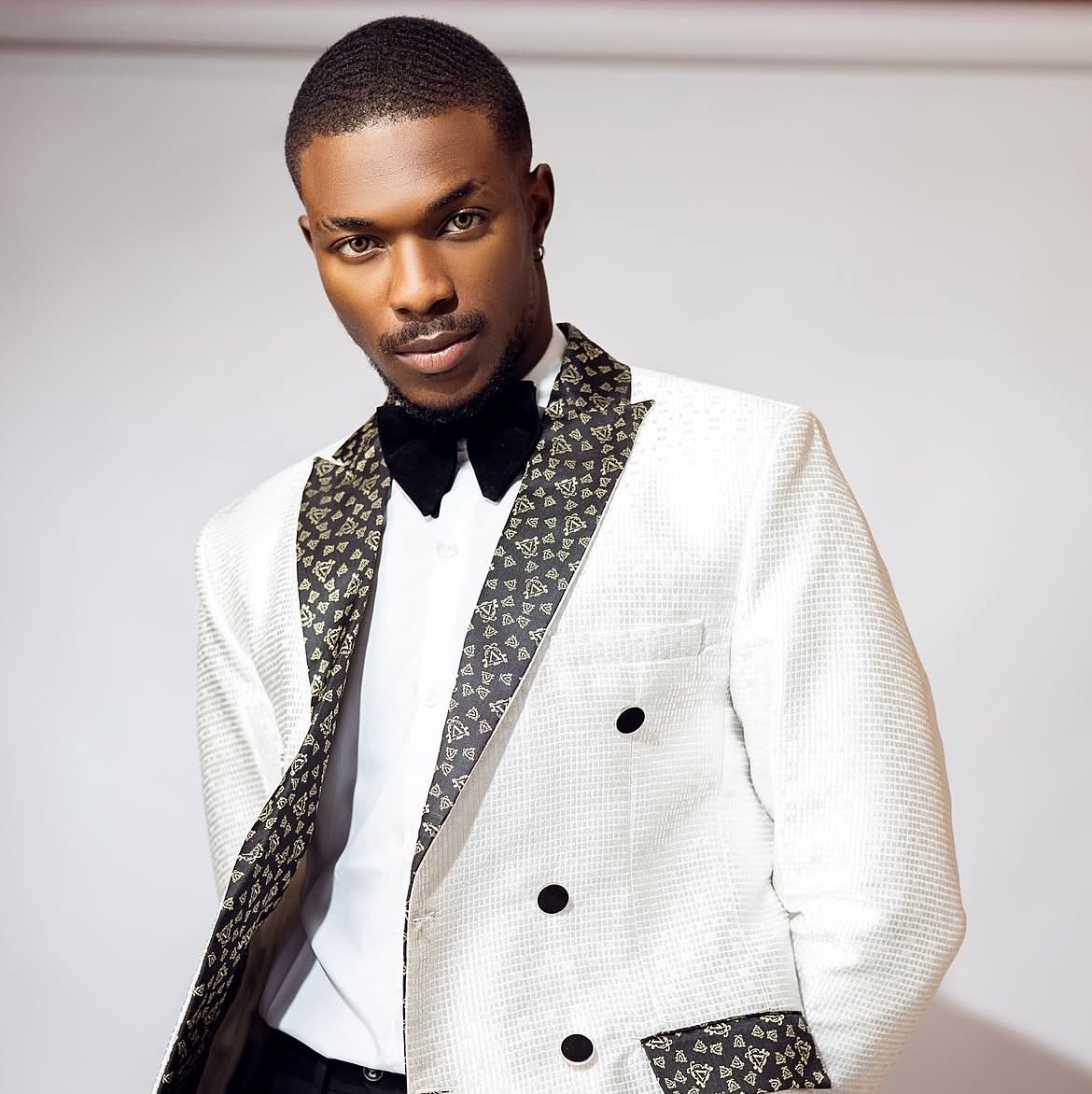 Kapital_DM's tweet photo. We have one too in Nollywood but he is new and upcoming. His name is Adesanya Kingsss and he is a model https://t.co/K0ZHNvLG5l