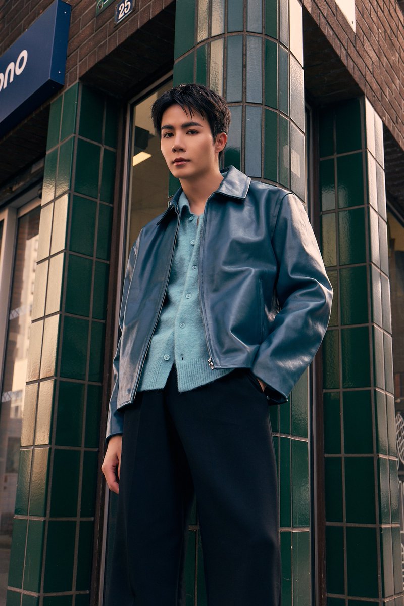 DomundiTV's tweet photo. ZEE PRUK IN SANDRO

Zee Pruk @zee_pruk arrives in Paris for SANDRO’s SS 2027 show, where contemporary tailoring meets the spirit of Paris Fashion Week.

ZEE PRUK PFW 2027
#SANDROxZEEPRUK
#Sandro #SandroParis
#ZeePruk https://t.co/aVpBd8w0wu