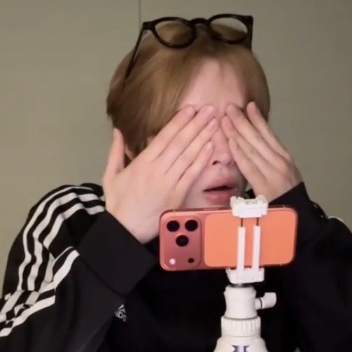 Ooodoky's tweet photo. 경민이 무서우면 눈을 손으로 꼬옥 가리고 무서웟다고 말하는 거 같음ㅜㅋㅋㅋㅋㅋㅋㅋㅋㅋㅋㅋㅋㅋㅋㅋㅋㅋㅋ https://t.co/mikQfiiF3w
