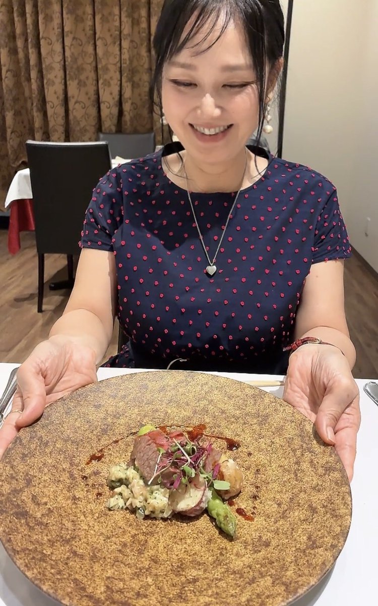 mari3571591's tweet photo. 友達とお互いのお誕生会🎈

伊勢海老・鮑・松阪牛

美し国 三重の三大食材！

#タベルナケンタ https://t.co/C2LYesEEss