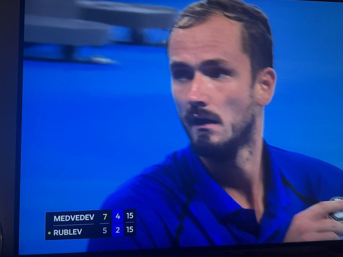 TennisRespecter's tweet photo. medvedev smells blood after that hold https://t.co/rXDF3iCaC8