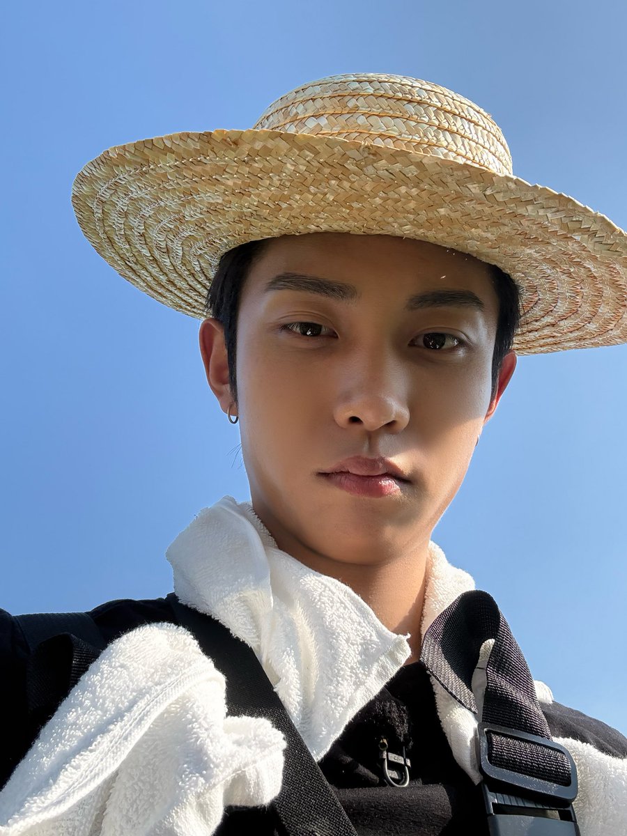 terjemahinRYUL's tweet photo. — weverse post
#4SHOBOSHOW <Unreleased Clip Compilation .zip 3> Photo Behind 📸

#률 #RYUL #롱샷 #LNGSHOT https://t.co/7uq959Mie8