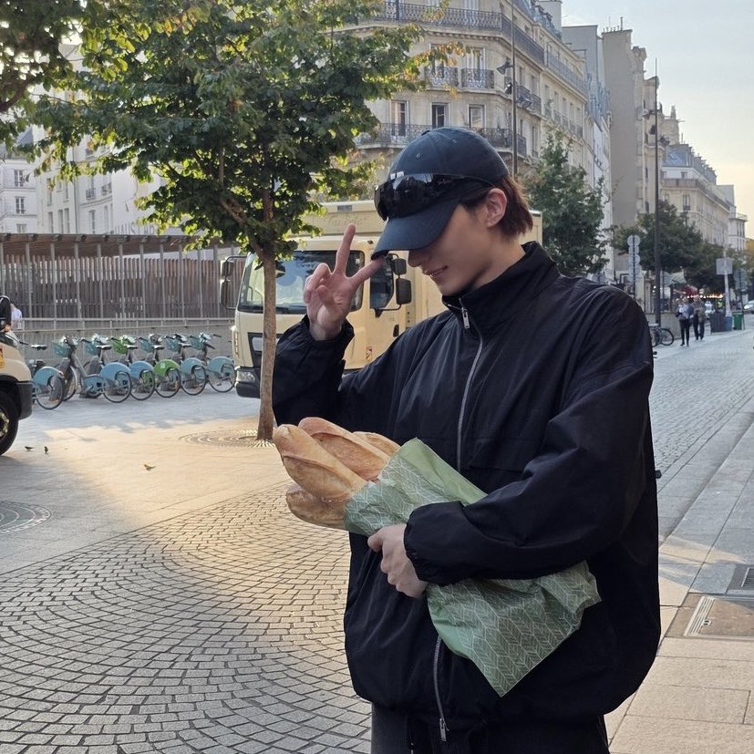 newbie_nrs's tweet photo. คุนหมุได้กินบาแก้ตแยว https://t.co/s6etGkvQsJ