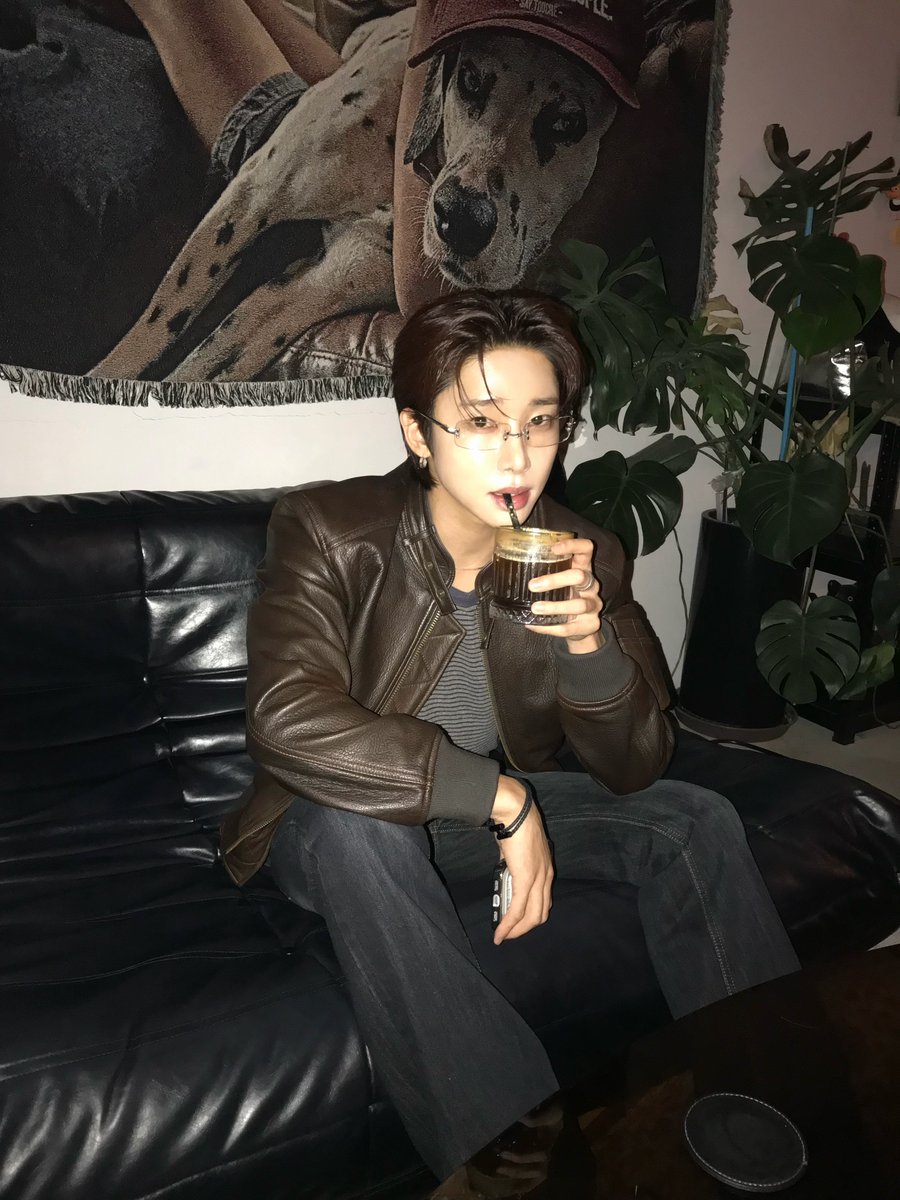 TRENDZ_OFFCL's tweet photo. [#리온] ☕️

#FROM_TRENDZ #TO_FRIENDZ #TRENDZ #트렌드지 https://t.co/XtsA4ukco9