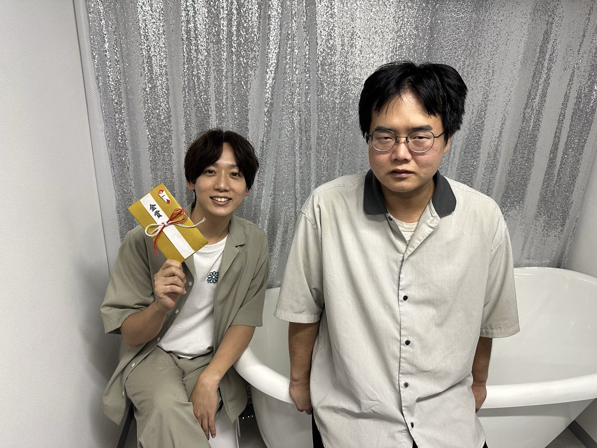 GcolleLIVE's tweet photo. ＼第16回コントバトルLIVE in Gコレ／
ありがとうございました✨

コントバトルの結果は…🔥

🥇 みすも堂
🥈 はこジャム
🥉 めおしぼたん

でした👑

大喜利企画も大盛り上がりでした‼️

⭐️大喜利賞　聖王 DATE(スピーディーハンター)

次回もよろしくお願い致します👍

#Ｇコレコント https://t.co/QDmeXW2mzB