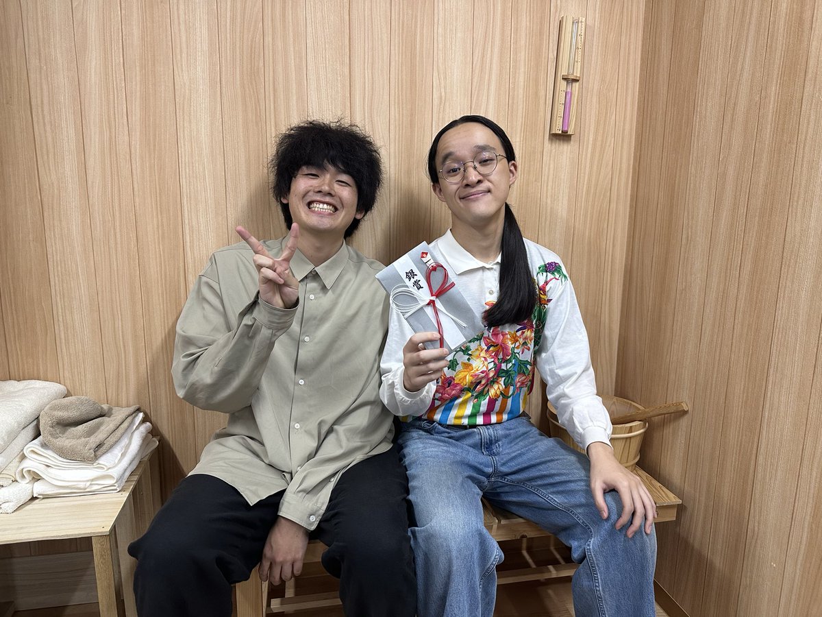 GcolleLIVE's tweet photo. ＼第16回コントバトルLIVE in Gコレ／
ありがとうございました✨

コントバトルの結果は…🔥

🥇 みすも堂
🥈 はこジャム
🥉 めおしぼたん

でした👑

大喜利企画も大盛り上がりでした‼️

⭐️大喜利賞　聖王 DATE(スピーディーハンター)

次回もよろしくお願い致します👍

#Ｇコレコント https://t.co/QDmeXW2mzB