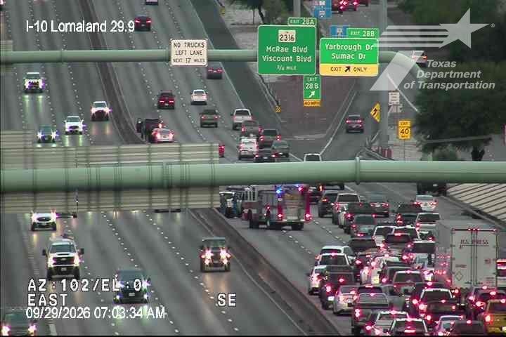 DianaGomezTV's tweet photo. 🚨Traffic Alert: Crash heading westbound on I-10 near the Yarbrough exit blocking the left to lanes.
Expect slow down and watch for emergency crews helping.
#EPTraffic #Roadways #CrashAlert #ElPasoTexas #TxDOT https://t.co/Jf9KqSBYkn