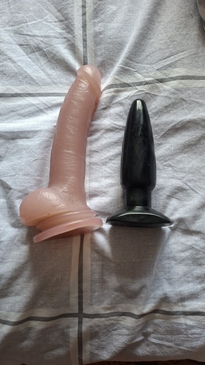 Colm0yfv's tweet photo. Anyone wanna help me use these #dildo #daysoff #hornyirish https://t.co/GH4Ac7Di26