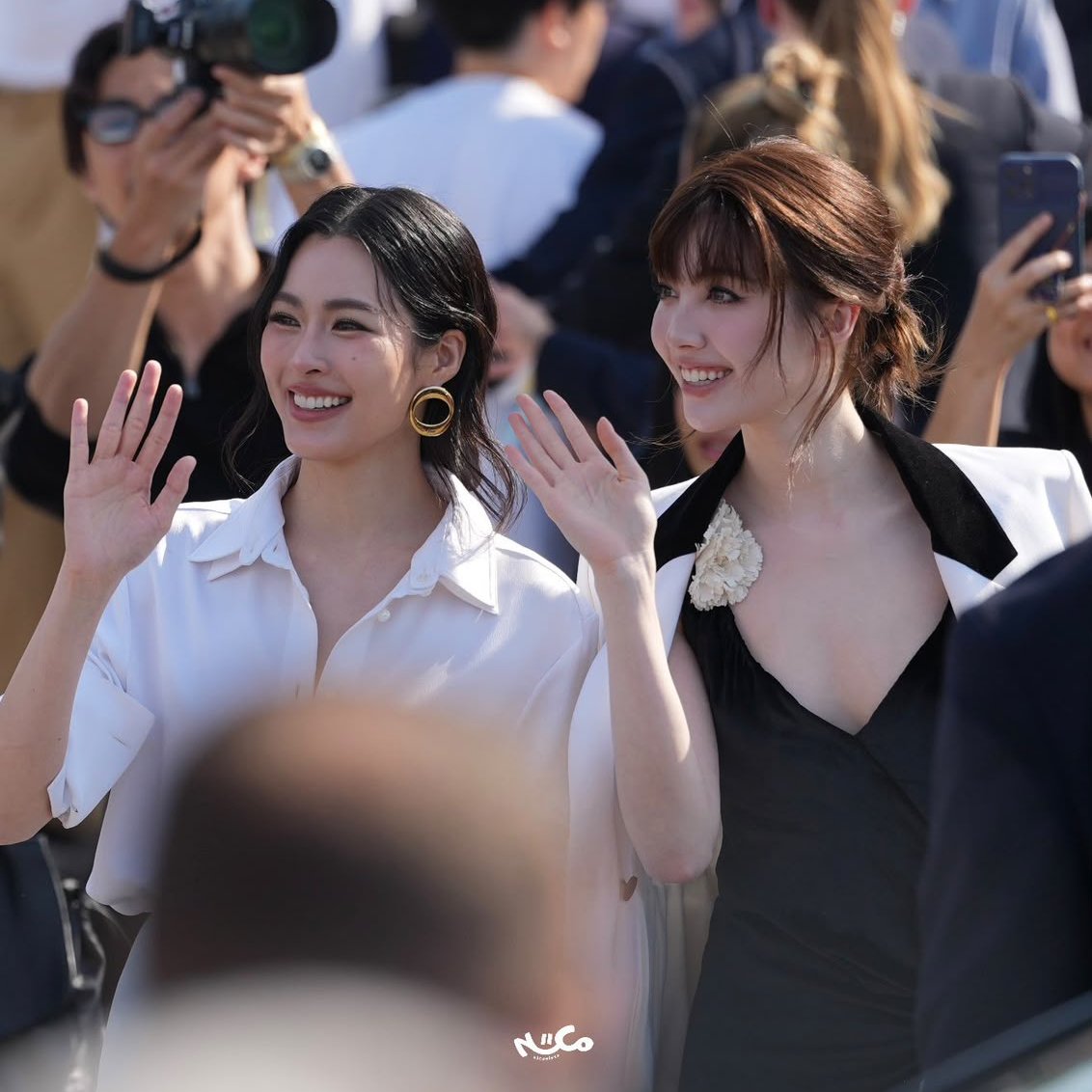 TheePopCore's tweet photo. LingOrm completely dominate X as they trend at #1 Worldwide following their otherworldly beauty at the Dior show. https://t.co/78enr04xN8