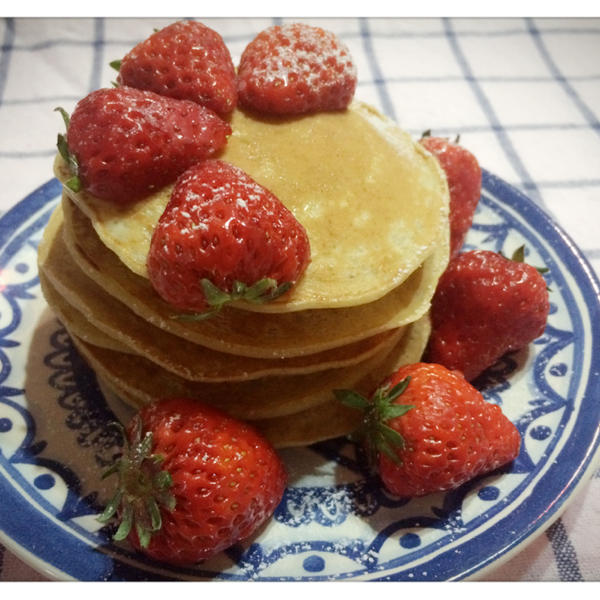 Tombsm3fu's tweet photo. Hoy hice unos panqueques de plátano sin azúcar, super suaves y listos en 10 minutos. （中文大意：今天做了不加糖的香蕉松饼，超级松软，10分钟就做好啦）， https://t.co/5vL2GcL8c4