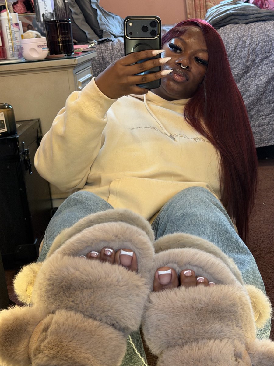 itsmoniquedior's tweet photo. yea these shoes will be getting worn for harvest fest. 😏 https://t.co/KDw1x0y2kz