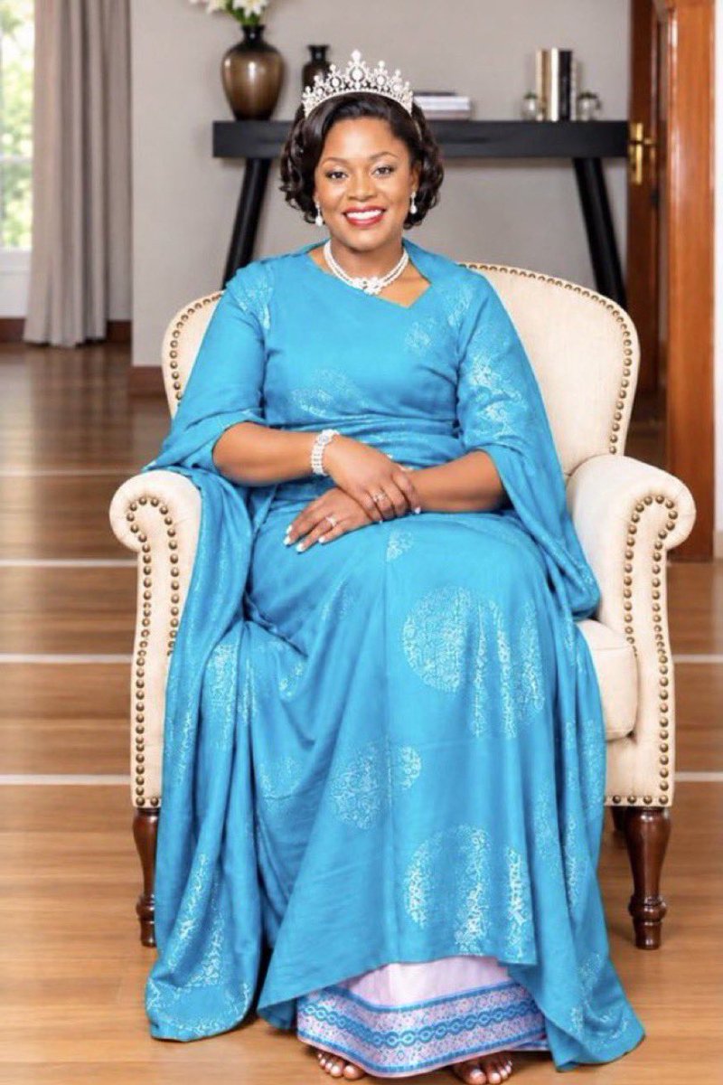 theechullo's tweet photo. There is a way she resembles Susan Makula🤦 https://t.co/cecGWidrHc