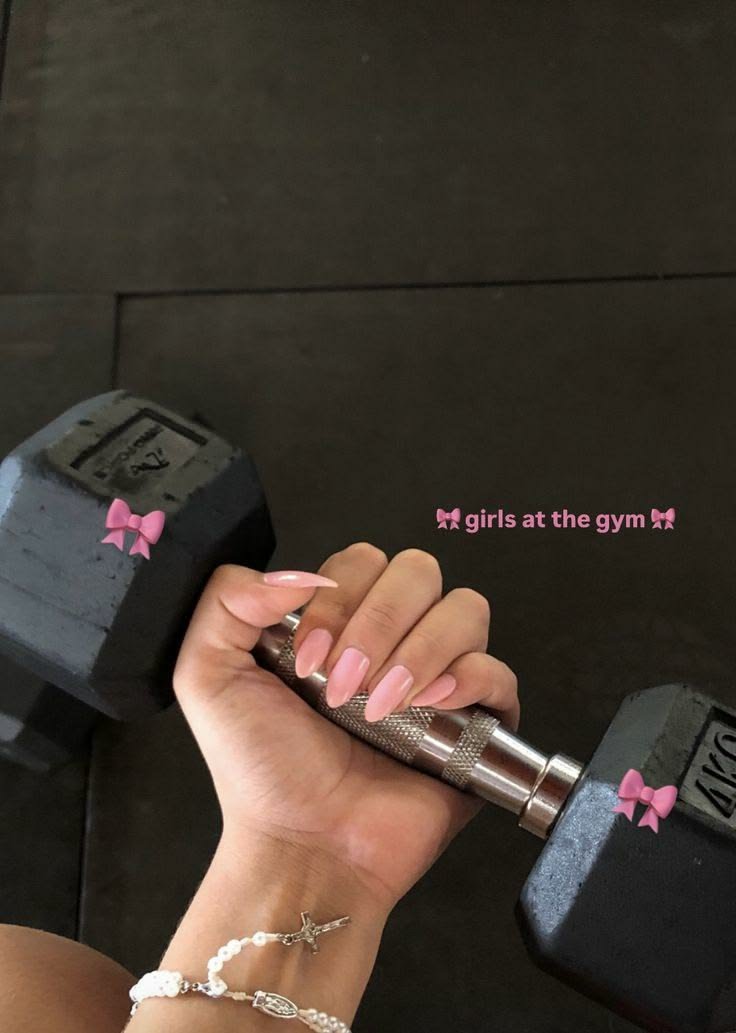 Outfit_Luxy's tweet photo. At the gym 🎀 https://t.co/caLee4MtvH