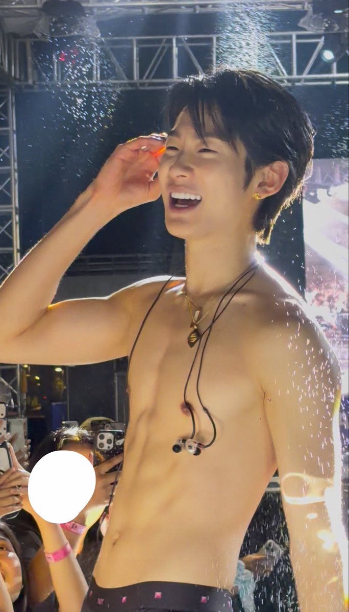 colbuisxygirl's tweet photo. 나우아임영 오늘 상탈… https://t.co/nxifxTd3ss