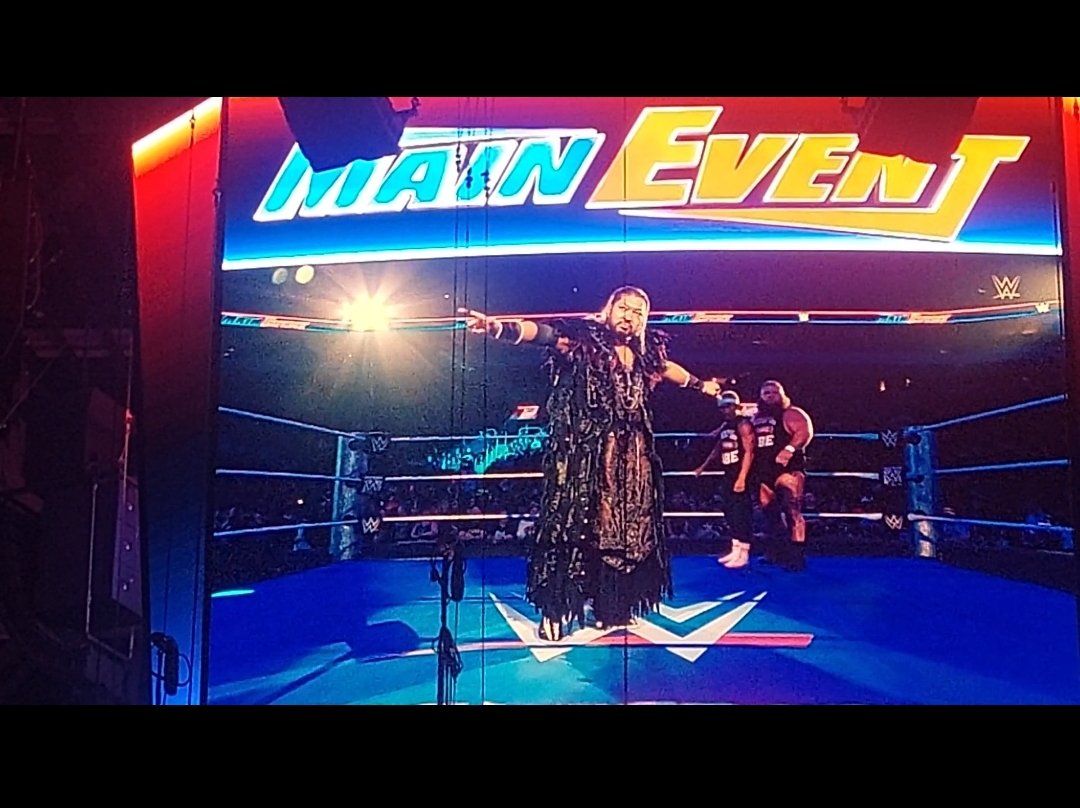 JustinWatry's tweet photo. NARAKU last night from Raw in Milwaukee. #WWE #NXT #MainEvent https://t.co/rH3AkwLadk