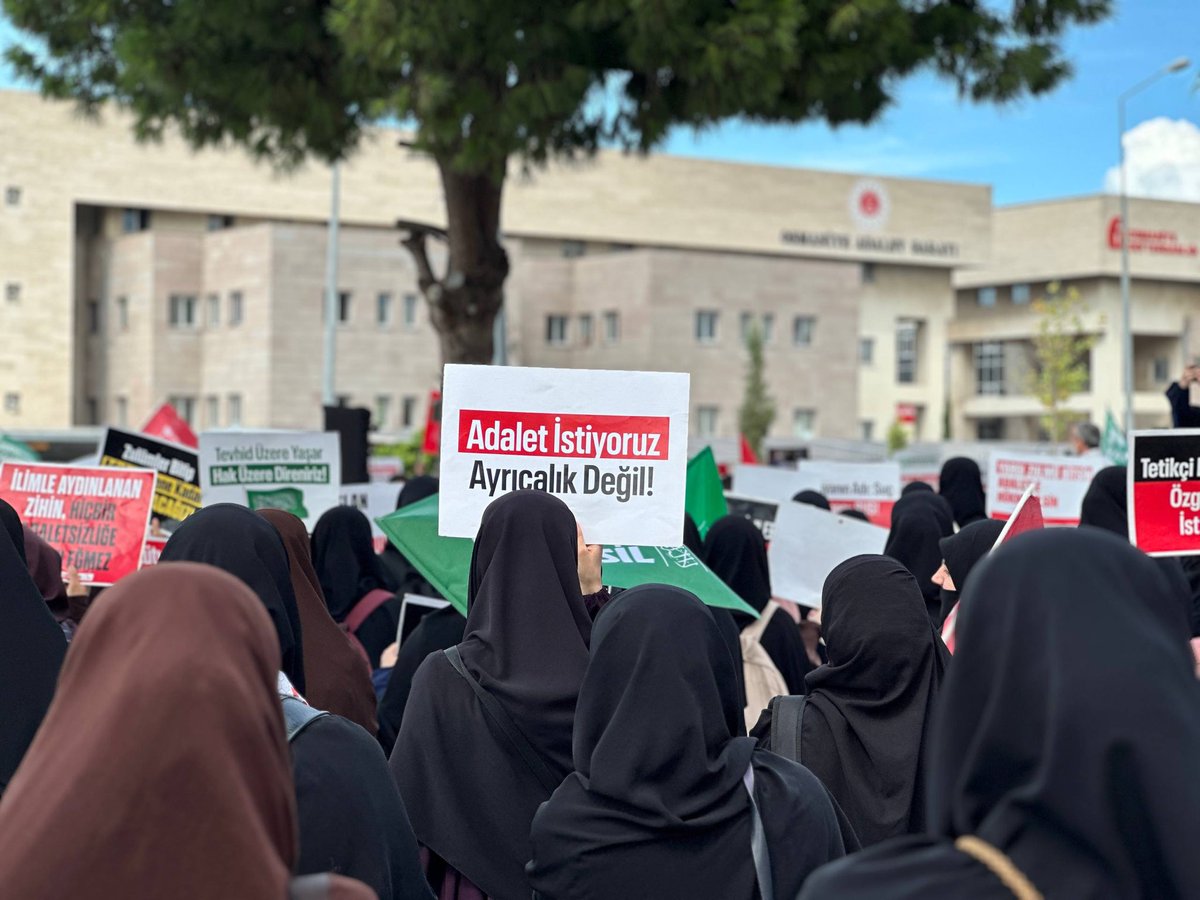 frknhrkti's tweet photo. ADALET İSTİYORUZ, AYRICALIK DEĞİL! 

- 29.09.2026 | Osmaniye Adliyesi Önü 

#28ŞubatHortladı
#OsmaniyeAdliyesi
#KuranOkumakSuçMu https://t.co/Z3QOZ0OCBc