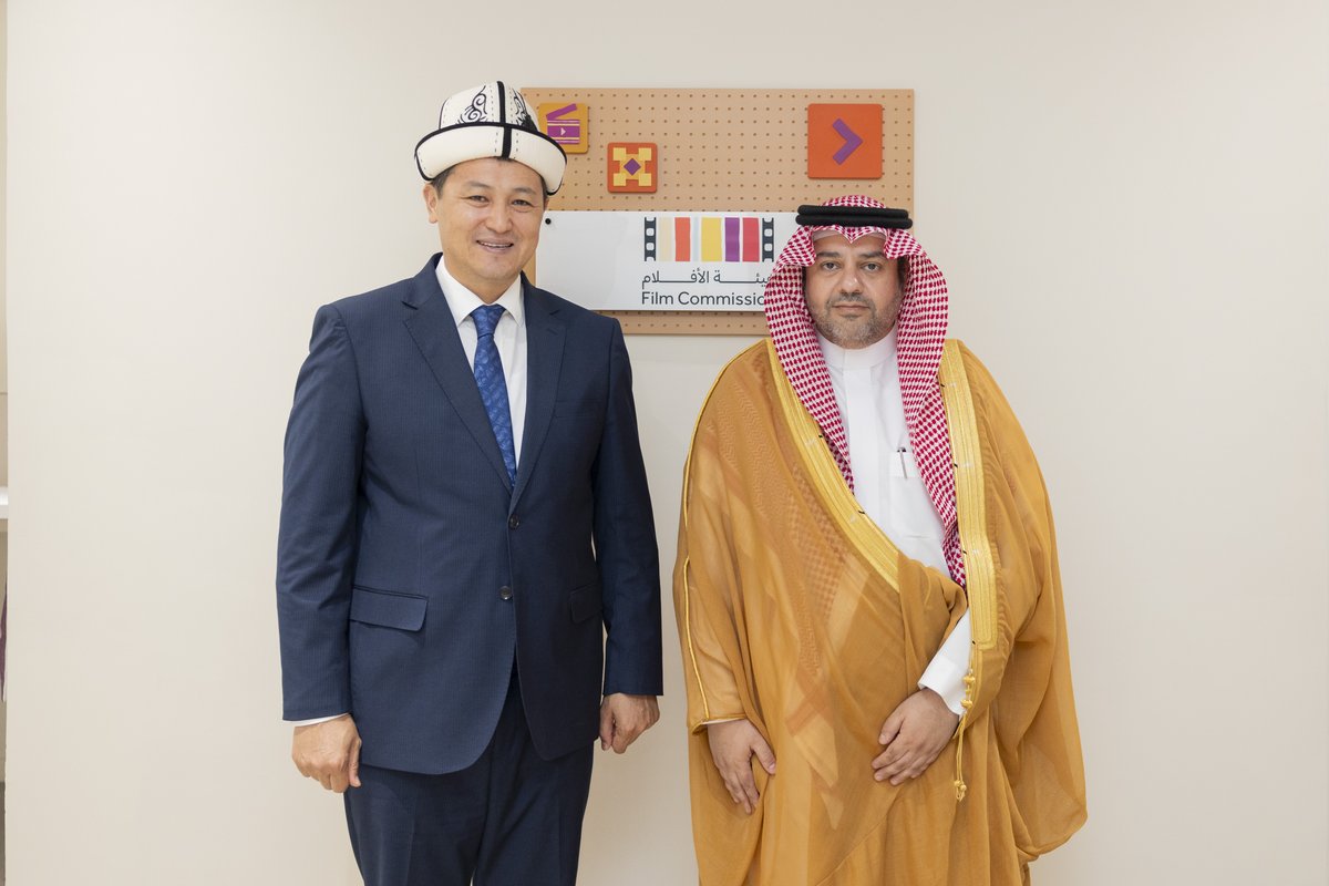CEOFilmksa's tweet photo. سعدتُ بلقاء سعادة أولوكبيك ماريبوف، السفير فوق العادة والمفوض للجمهورية القيرغيزية لدى المملكة العربية السعودية، حيث بحثنا فرص التعاون السينمائي بين البلدين، وسبل دعم التبادل الثقافي والخبرات في قطاع الأفلام. https://t.co/nEUfCbuxdk