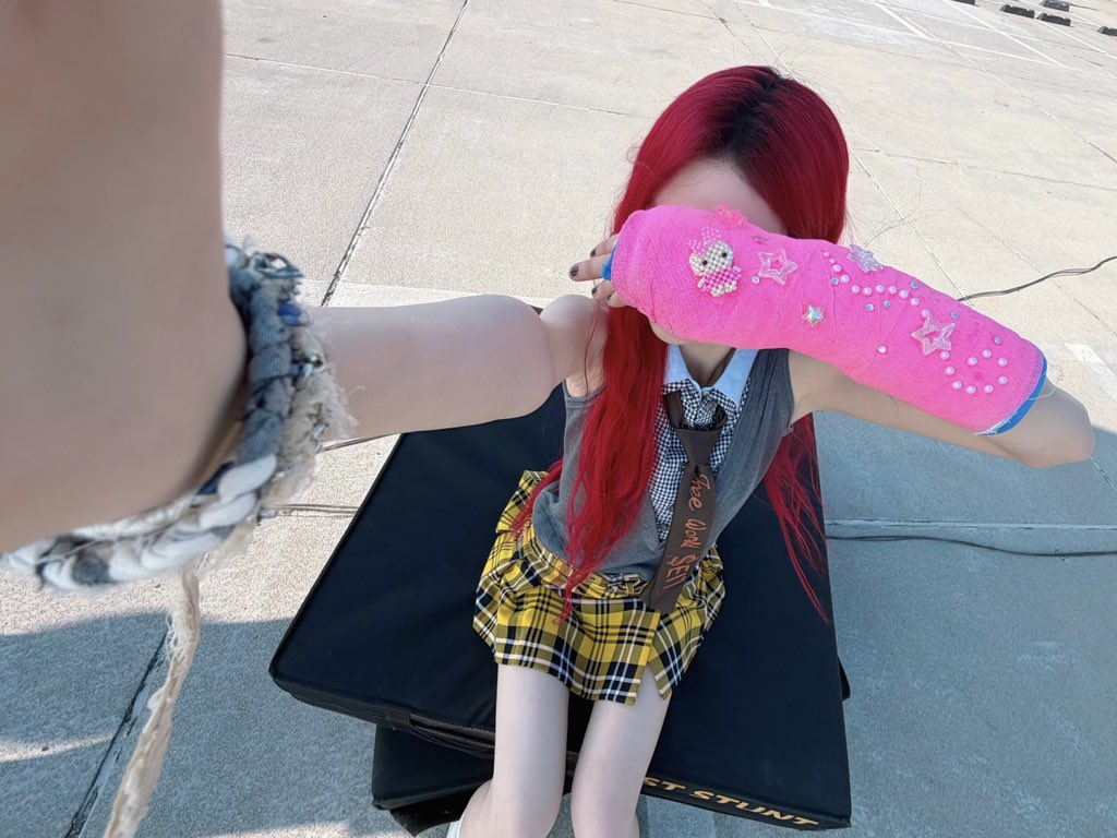 minjuspic's tweet photo. she’s seriously so beautiful https://t.co/2PF7qVhZ1a