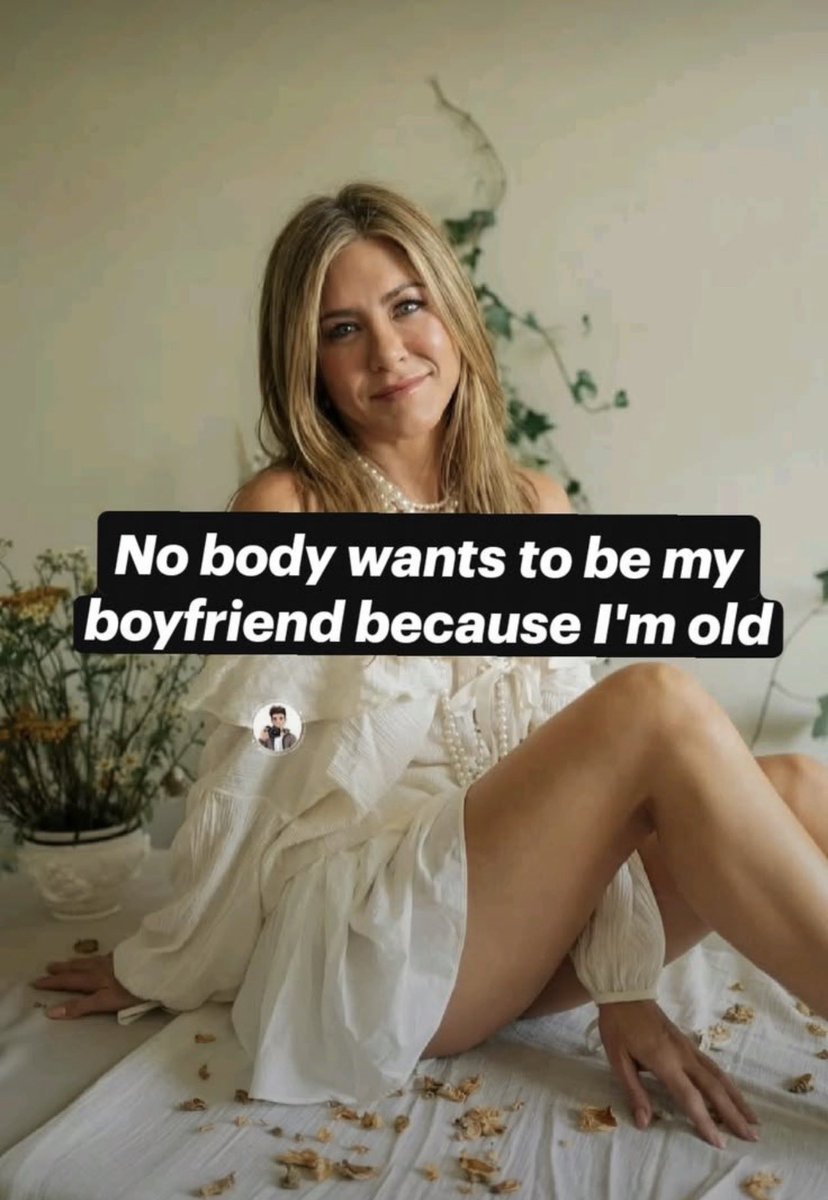 BrooklynHou1's tweet photo. Please 🥺 be honest. #JenniferJoannaAniston https://t.co/G5LeIvw5Hb