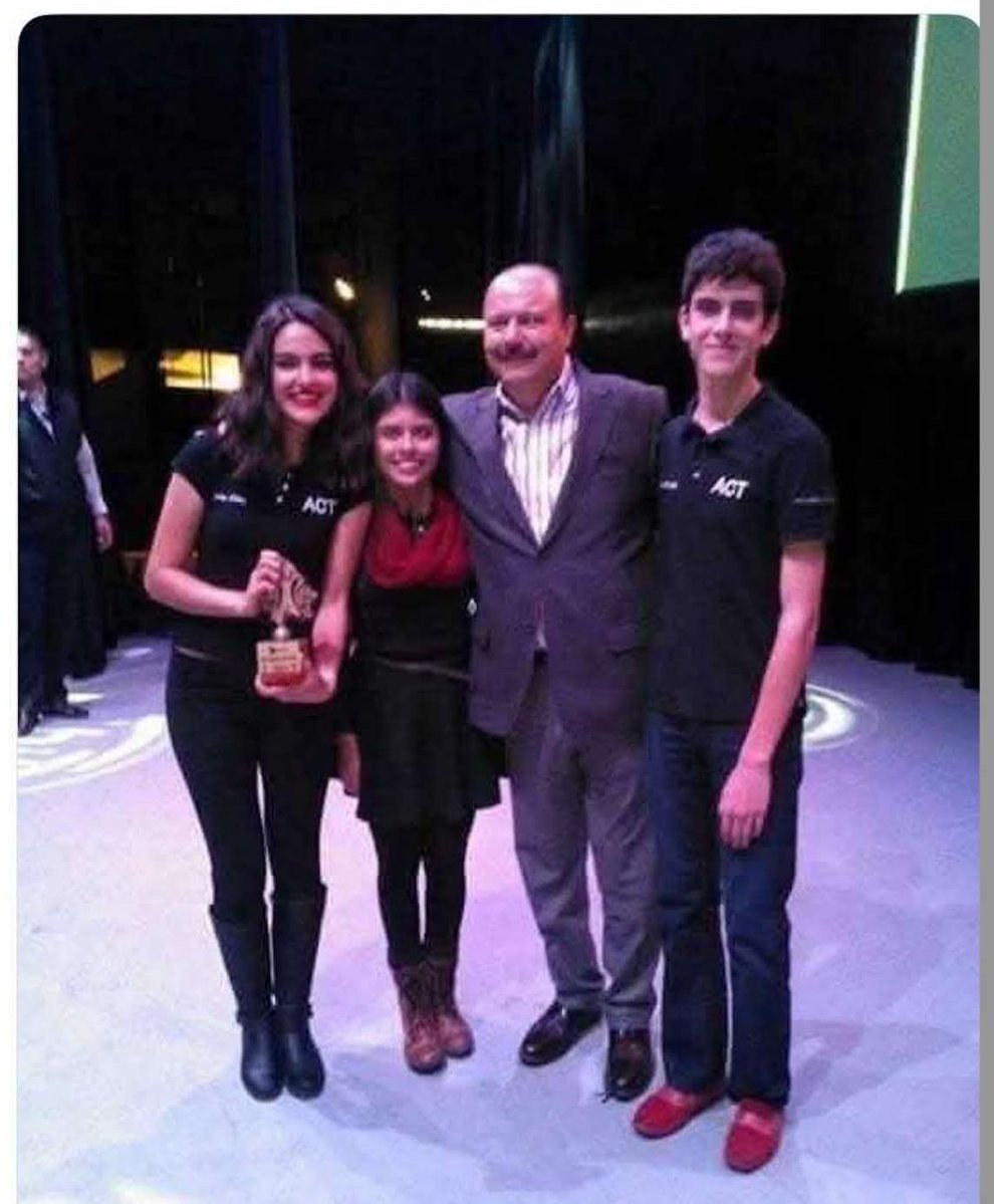 aabrajan's tweet photo. @GrChago @PartidoMorenaMx @CruzPerzCuellar Esta morenista de nacimiento? La que fue parte de las juventudes del PRI? https://t.co/cC3qbdHtRv