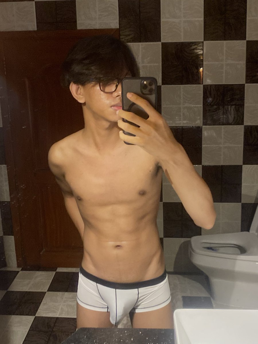 SohChantha's tweet photo. New underwear sponsor from @taa900522 😂😂 https://t.co/qjB8DTF7W1
