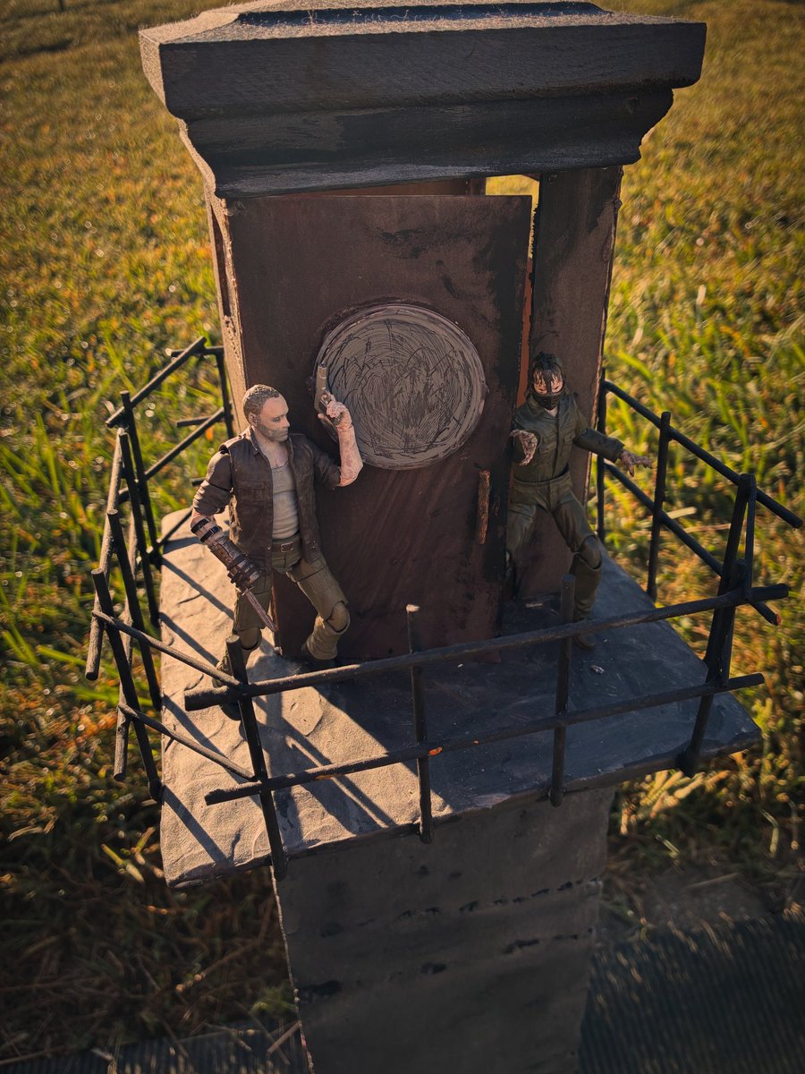 Roadkill_Lurch's tweet photo. A custom prison watchtower I made years ago for the McFarlane Walking Dead figures actually works better with the Hiya figures #twd #horror #toyphotography #thewalkingdead #daryldixon https://t.co/TkNqALto4z