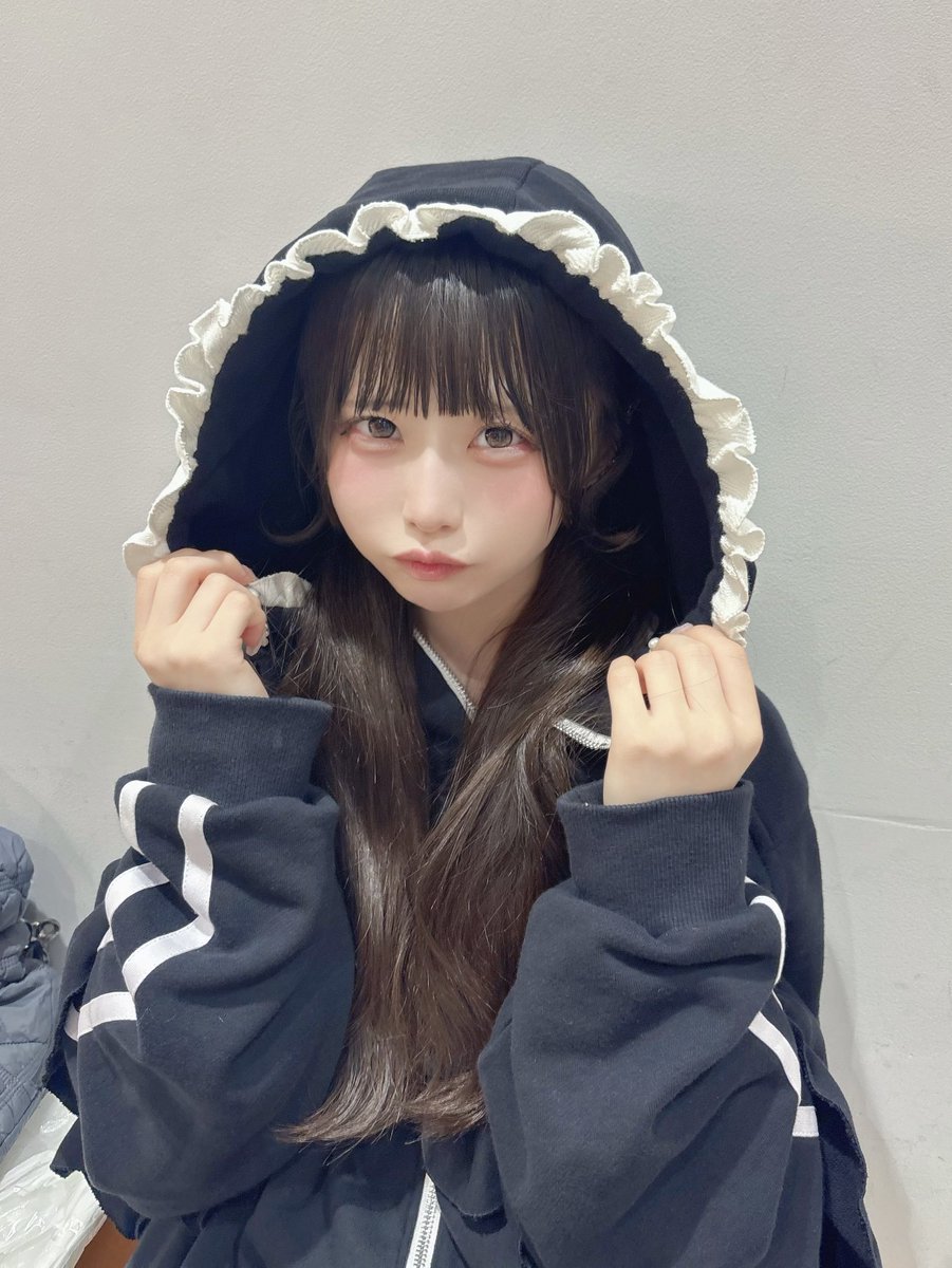 MRCR_himi's tweet photo. なあに？ https://t.co/bHwA40AG8c