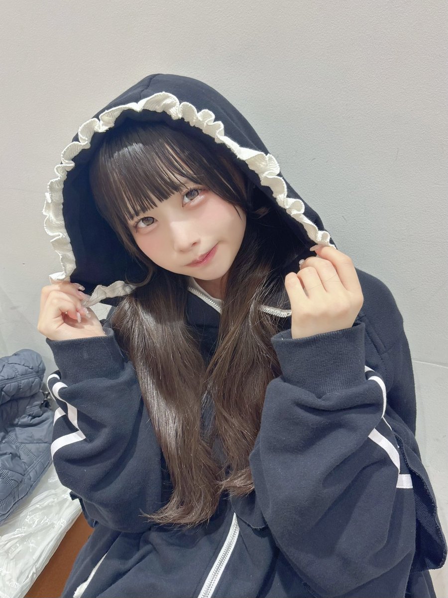 MRCR_himi's tweet photo. なあに？ https://t.co/bHwA40AG8c
