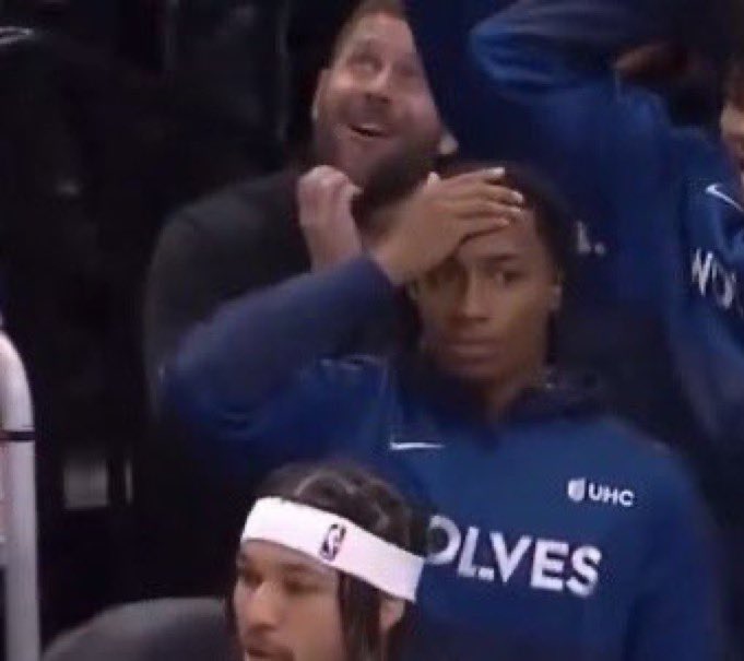StepbackMelo's tweet photo. Rob Dillingham in one week

— Traded from Bulls
— Waived by Hornets 
— IG DMs leaked https://t.co/XvX6wfekLq