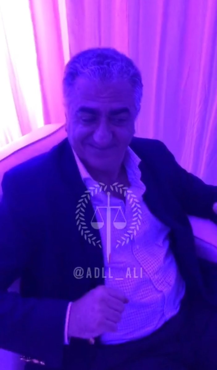 Nikaovski's tweet photo. رضا پهلوی گفته تمام زندگیم رو فقط #مبارزه کردم!
النگوهات نشکنه مبارز.
😂🤣😂🤣🤣🤣🤣😂￼🤣🤣🤣🤣 https://t.co/7kt8rqS23t