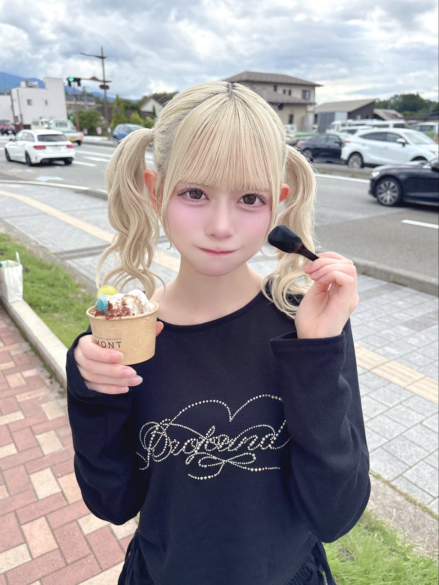 one__ayane's tweet photo. ひとくちあげる！🍨💞🎀 https://t.co/cwfbe79xgL