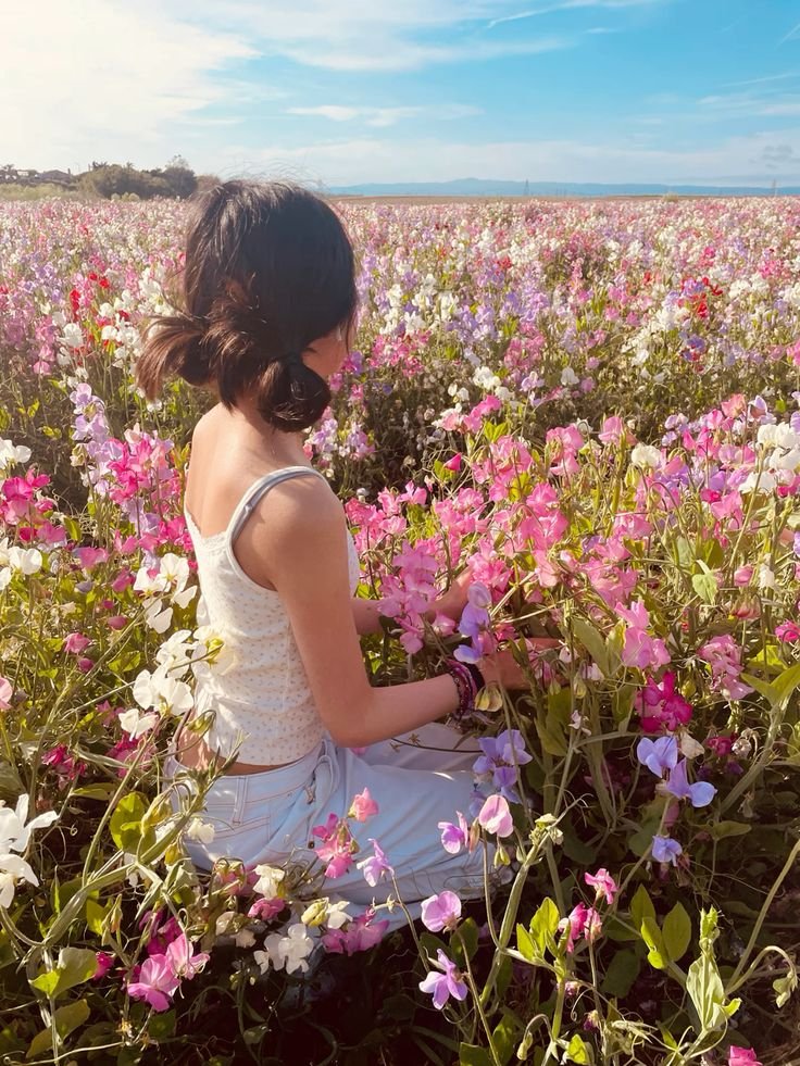 excupidoo's tweet photo. 𝒞onheça-me.

— 𝒩ome: Luiza Helena Veloso Barone
— 𝒜ltura: 1, 57
— ℐdade: 24 anos 
— 𝒮igno: Câncer 
— ℰstado civil: Solteira
— ℰstação favorita: Primavera 
— 𝒞or favorita: Rosa e vermelho https://t.co/vD9lIHyApp