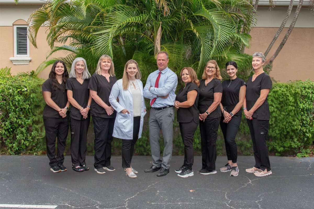 MarcAMinchDMD's tweet photo. At 𝐌𝐚𝐫𝐜 𝐌𝐢𝐧𝐜𝐡, 𝐃𝐌𝐃, our friendly, experienced team is committed to making every visit comfortable, positive, and centered around your health.

Get to know the whole team on our website!

🌐 | https://t.co/VaOyVxUv3n

#GeneralDentistry #FamilyDentistry https://t.co/pZA9ovMIAl