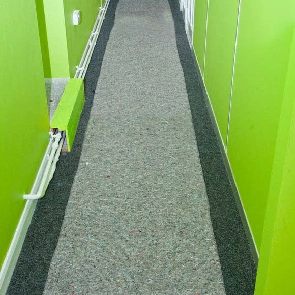 HomeMovingBoxes's tweet photo. 📷📷 Drugget/ Floor protection
https://t.co/VIwfsDqzo2...
Protect carpets and floors
Ideal for removals and house moves
Secure stair druggets with spring-loaded rods
#MovingHouse #Removals #FloorProtection #CarpetProtection #Druggets #StairProtection #HouseMove #RemovalCompanies https://t.co/etHwaanuav