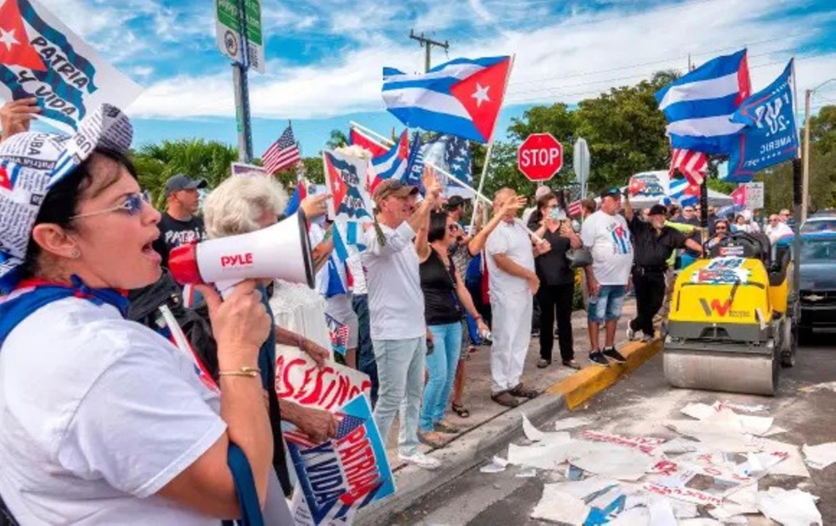 CubaWhiteJr's tweet photo. @L91852UGL No soy liber, es una ideología de marikones
Pero son cubanos blancos a diferencia de los q defienden el socialismo https://t.co/k1UoDVaO0b