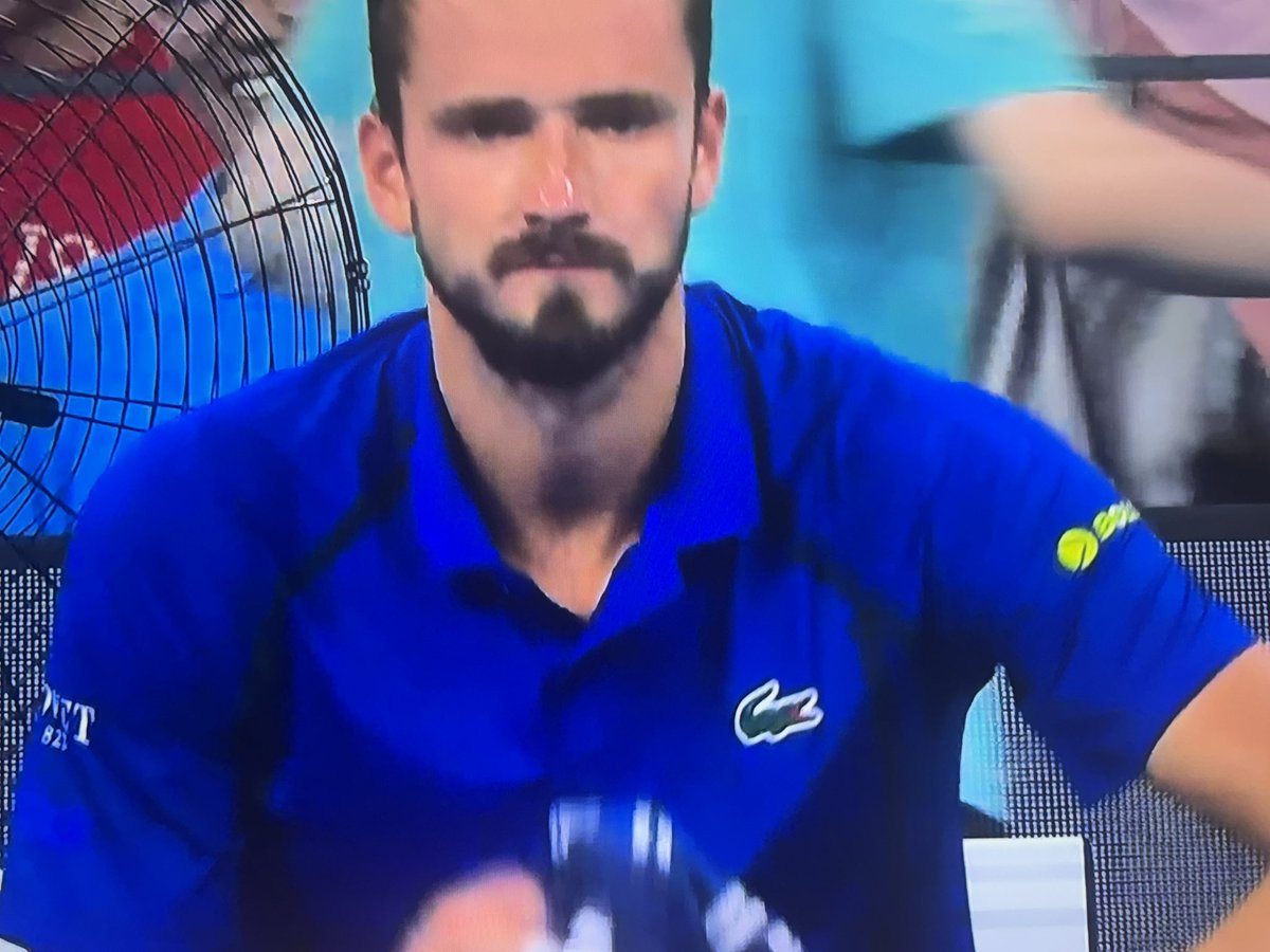 TennisRespecter's tweet photo. med tryna seal the deal at 7-5, 5-4

1 hold away from avoiding a career playing pickleball with jack sock https://t.co/nZ3mi9HoHw