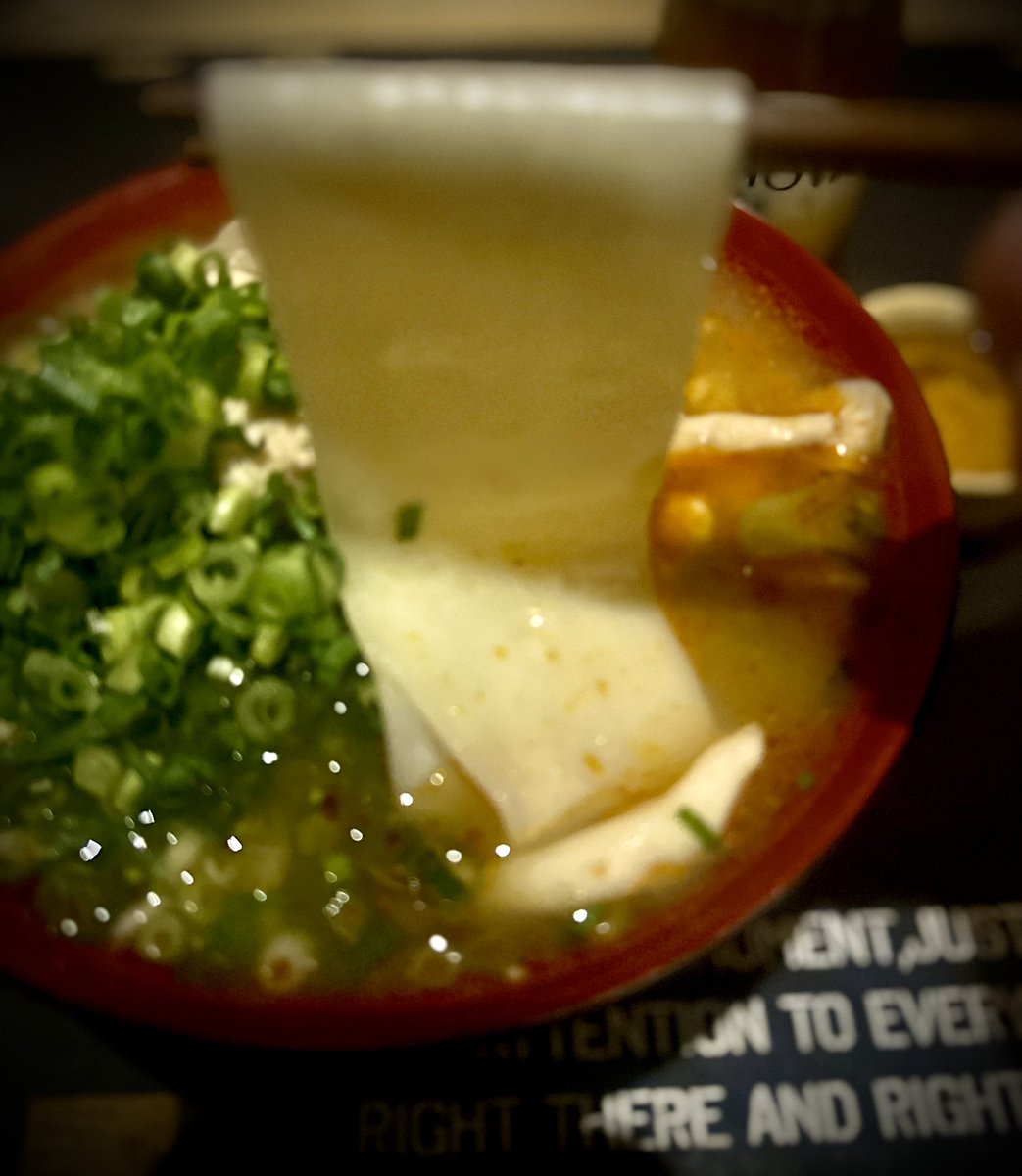 puko_strom's tweet photo. 群馬県行った時のお土産！めちゃ平ぺったらこいうどんだっちゃ🥰つるつるモチモチで美味しかったです。益子焼きのおちょこも手触りと口当たりが良くてお気に入りになりま��た。 https://t.co/ktTchAZ0lz