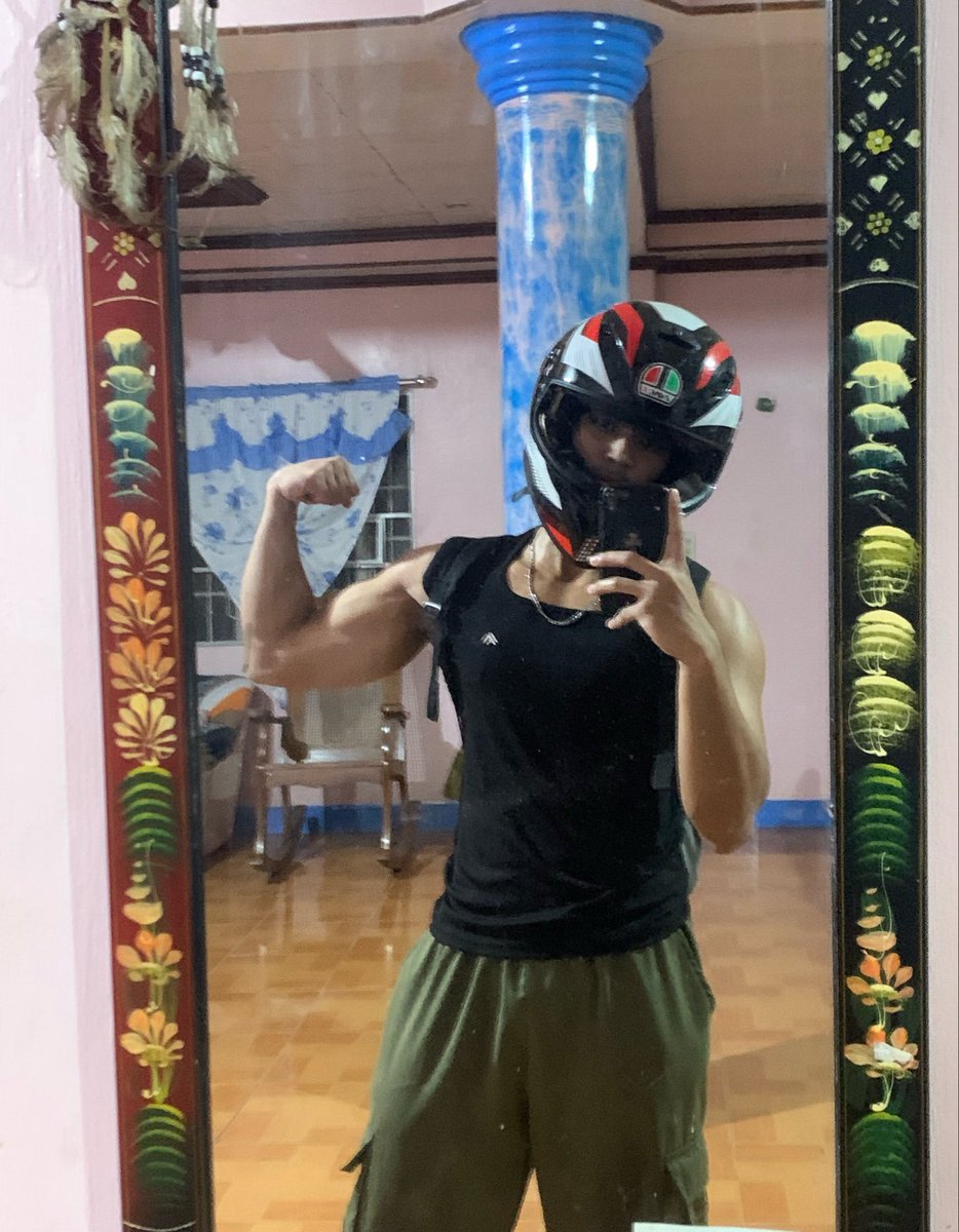 morenohottie_'s tweet photo. headlock?
#biceptwt https://t.co/Wa2VndmZ4X