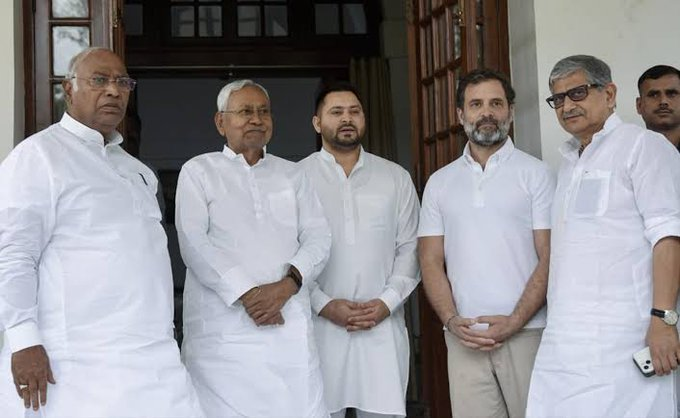 TheIncNews's tweet photo. नितीश कुमार ने आज राहुल गाँधी से बात किये , इंडिया में आ सकते है - सूत्र https://t.co/IWEnutm5S3