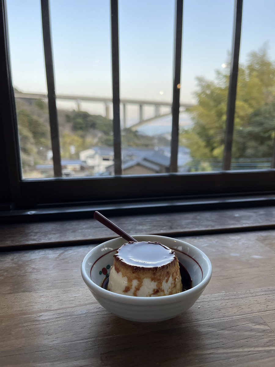 hotspringsrec's tweet photo. 鉄輪温泉、明礬温泉に来たら食べてほしい
岡本屋 地獄蒸しプリン
温泉の噴気をを利用したプリンでしっかりとした食感と甘すぎないカラメルソースが美味です🍮 https://t.co/Ji95XCekdT