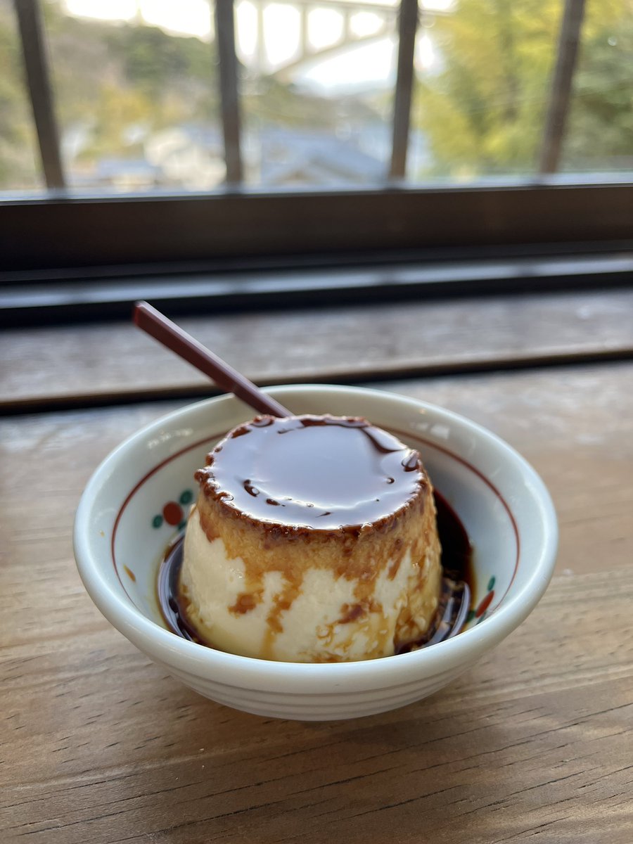 hotspringsrec's tweet photo. 鉄輪温泉、明礬温泉に来たら食べてほしい
岡本屋 地獄蒸しプリン
温泉の噴気をを利用したプリンでしっかりとした食感と甘すぎないカラメルソースが美味です🍮 https://t.co/Ji95XCekdT