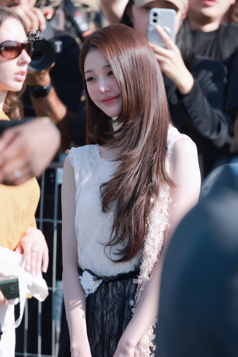 jjyyiuluv's tweet photo. Everything about wonyoung is perfect 😍 

WONYOUNG IN DIOR
#WonyoungDiorSummer27
#JANGWONYOUNG
#WONYOUNG
#DiorSummer27 @Dior https://t.co/76qr5fK8RS
