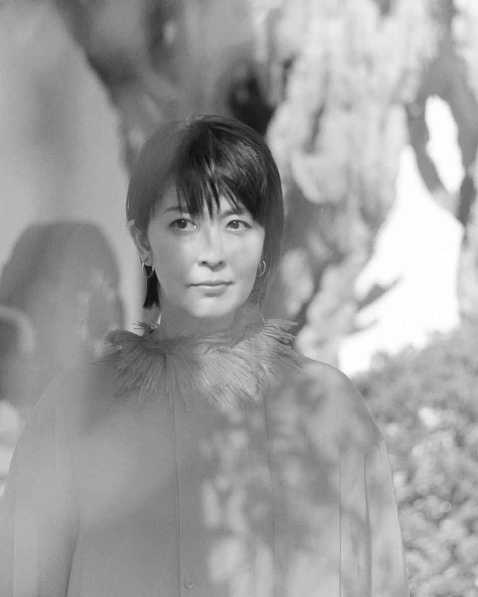 GQJAPAN's tweet photo. #松たか子「16歳でデビューするときに、芸能活動が禁止だった学校から転校することになって、最後にご挨拶をした先生に「何かを決めるということは、何かを捨てるということですから、頑張ってください」と言われたんです。すごい言葉だなと勇気をもらいましたし……」
https://t.co/UwK4wsNV49 https://t.co/lwSrHq1nE0